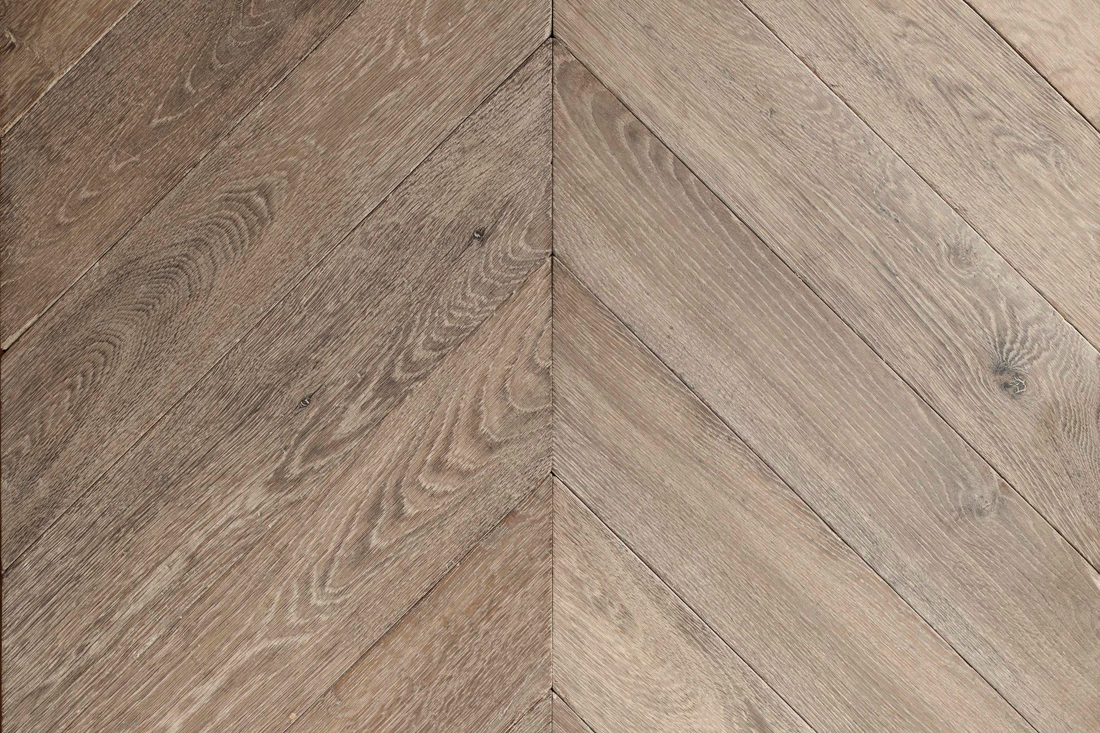 Natural Solid Oak Chevron Parquet Flooring
