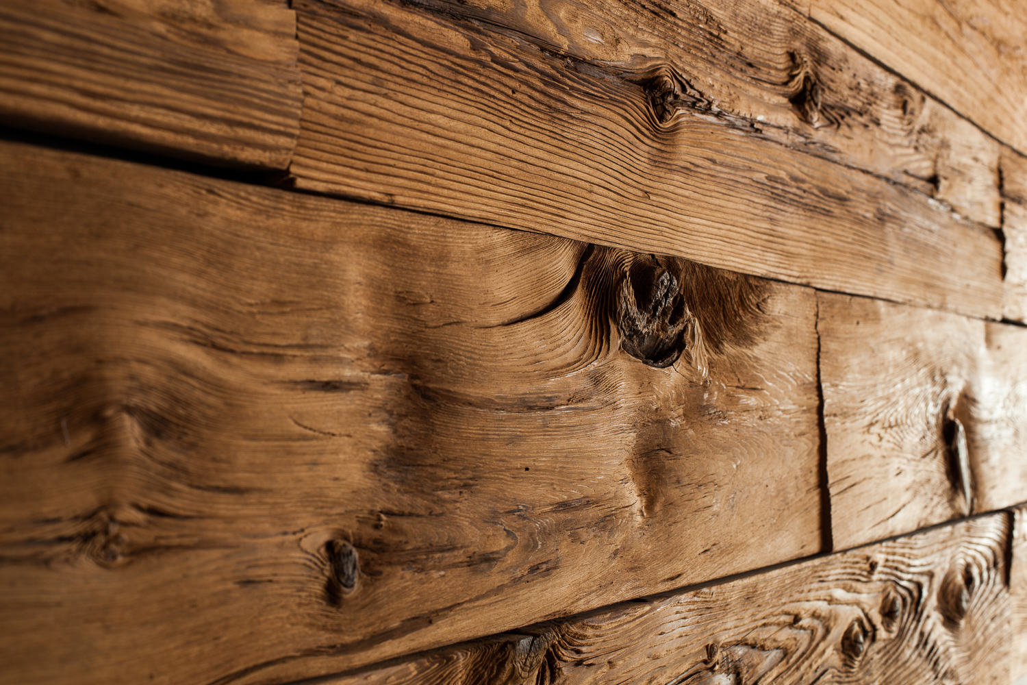 What is Reclaimed Wood? - From the Reclaimed Experts