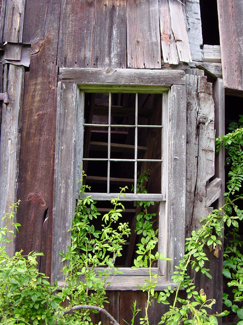 old-barn-window-1475954