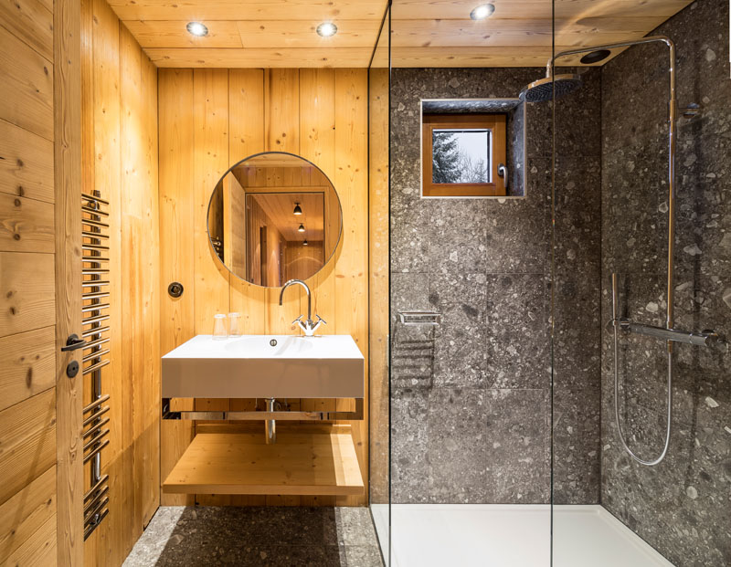 modern-mountain-chalet-bathroom-290617-1133-09